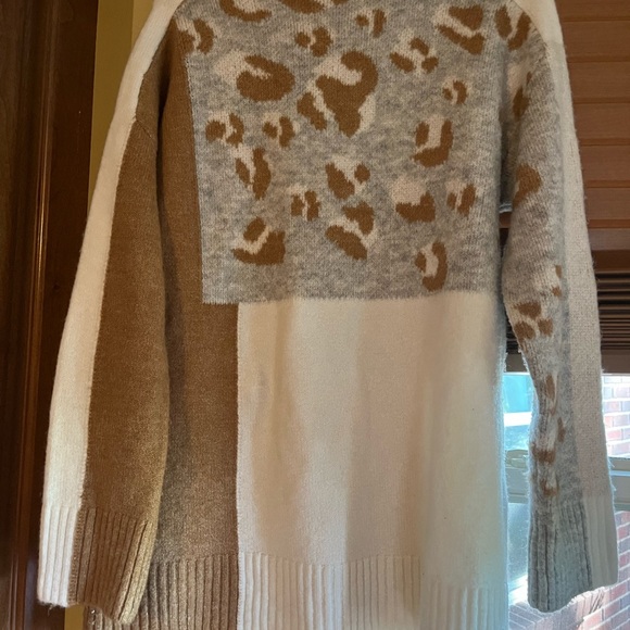 Over size color block sweater - Picture 2 of 5